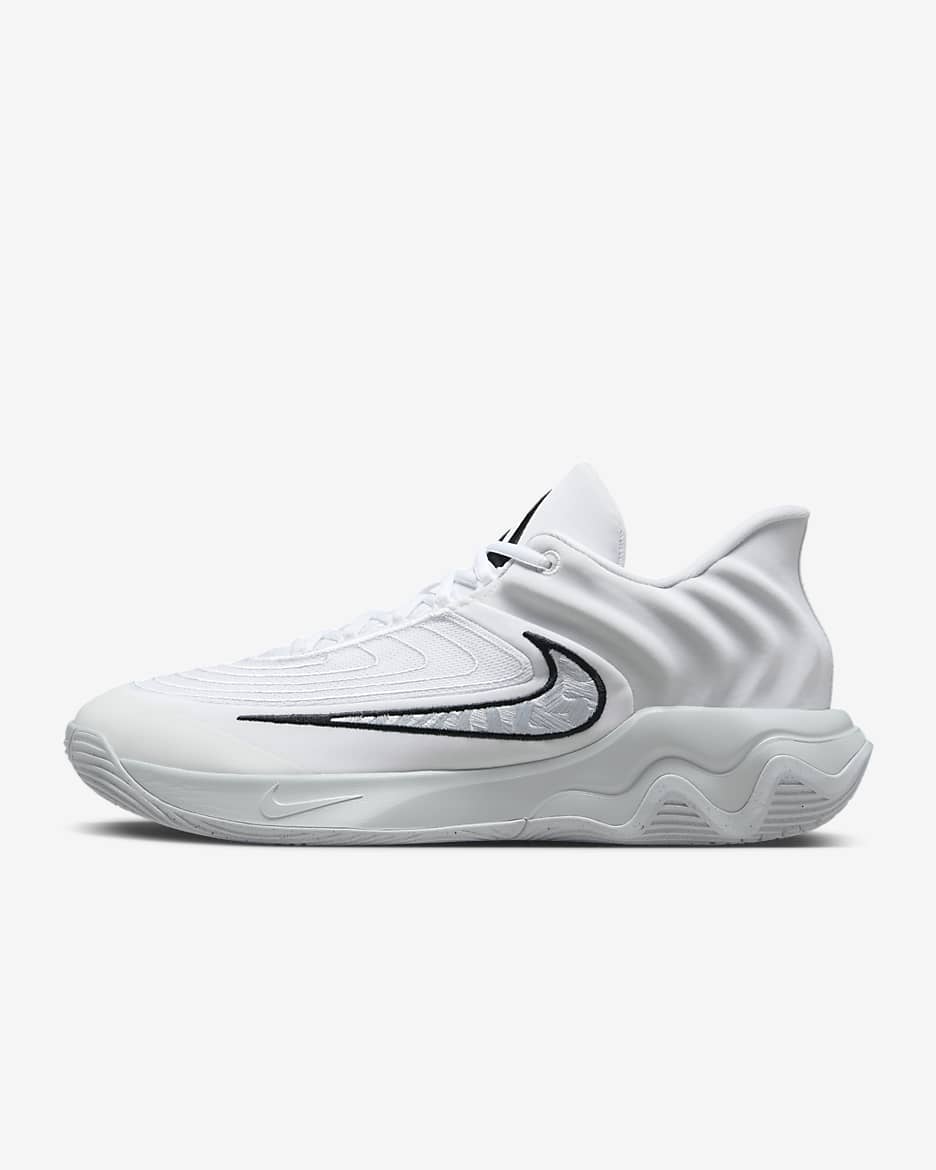 Nike white shops basketball sneakers